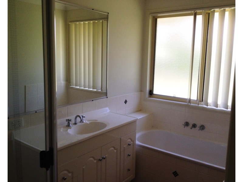 110 Michelle Drive, Cedar Grove QLD 4285
