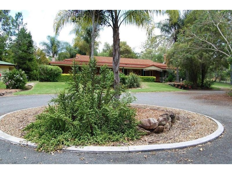 1 Brushwood Crescent, Cedar Grove QLD 4285