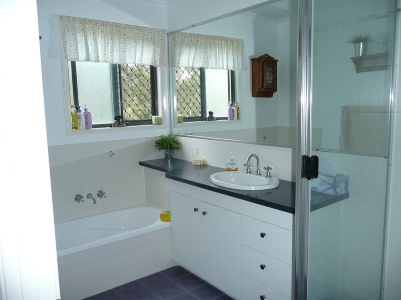 18-20 Oakleigh Court, Woodhill QLD 4285