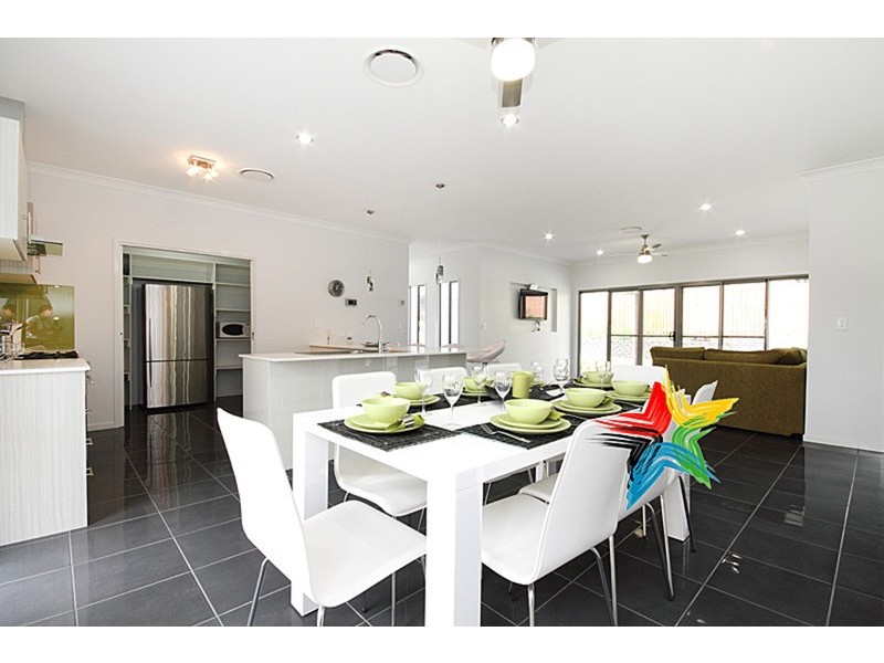 6 Wildwood Crescent, Jimboomba QLD 4280