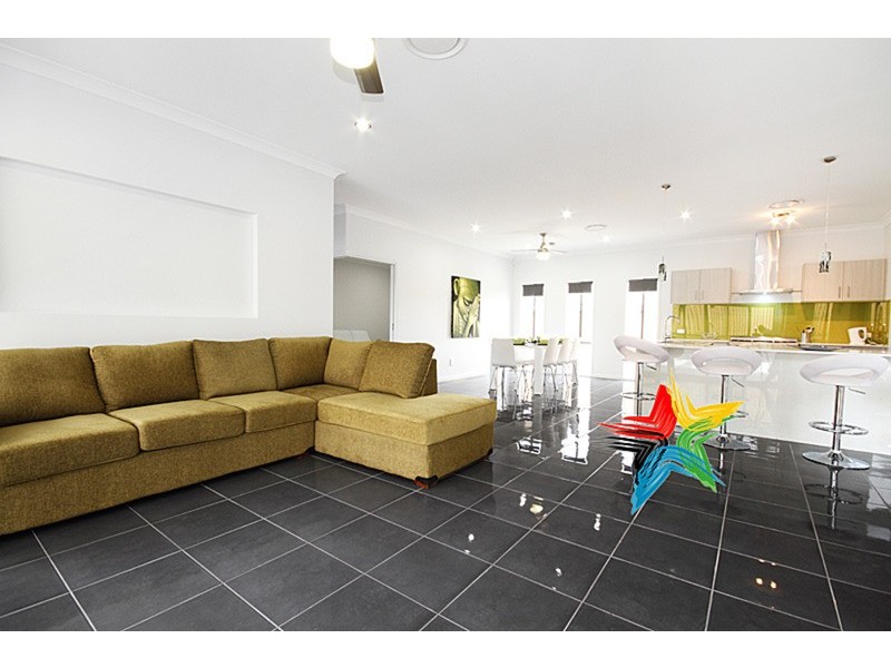 6 Wildwood Crescent, Jimboomba QLD 4280