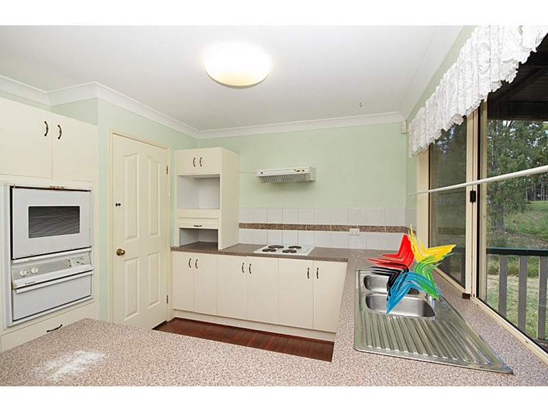 102 Bamboo Drive, Cedar Vale QLD 4285