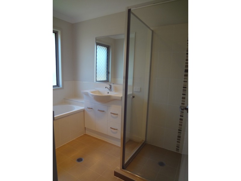 32 Creekside Crescent, Jimboomba QLD 4280