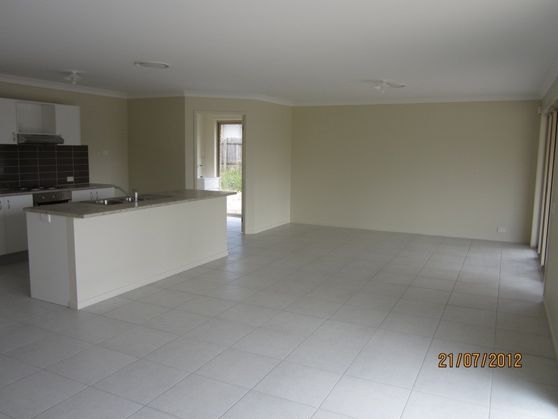 25 Creekside Crescent, Jimboomba QLD 4280