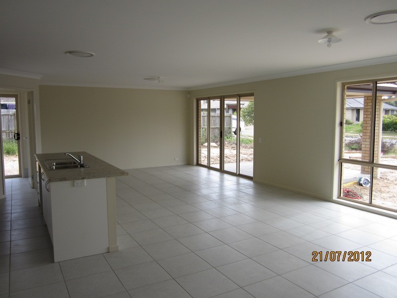 25 Creekside Crescent, Jimboomba QLD 4280