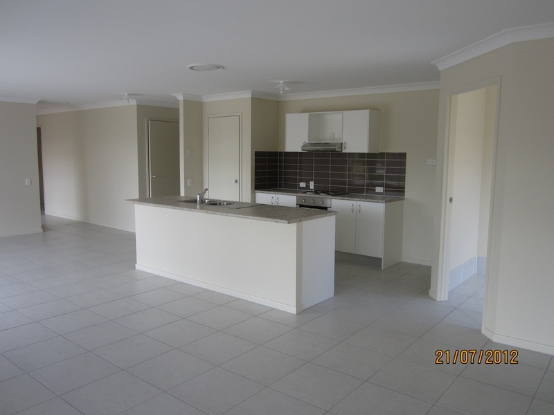 25 Creekside Crescent, Jimboomba QLD 4280