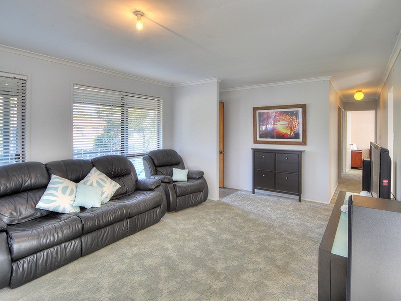 30  Queen  Street, Jimboomba QLD 4280