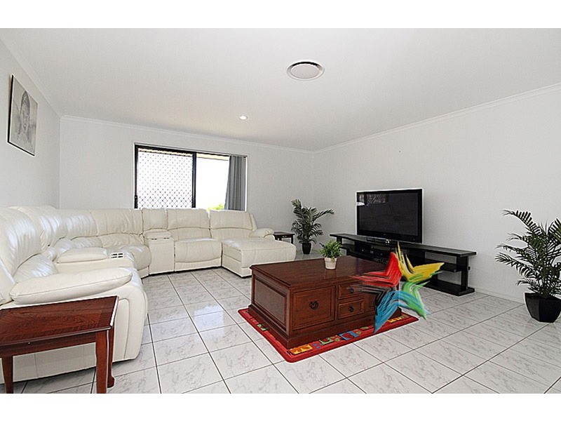 8 Gumview Court, Jimboomba QLD 4280