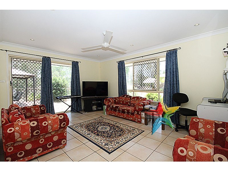 21 Amanda Court, Jimboomba QLD 4280