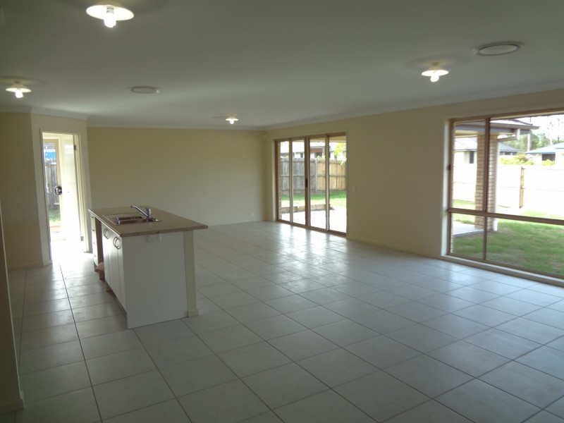 25 Creekside Crescent, Jimboomba QLD 4280