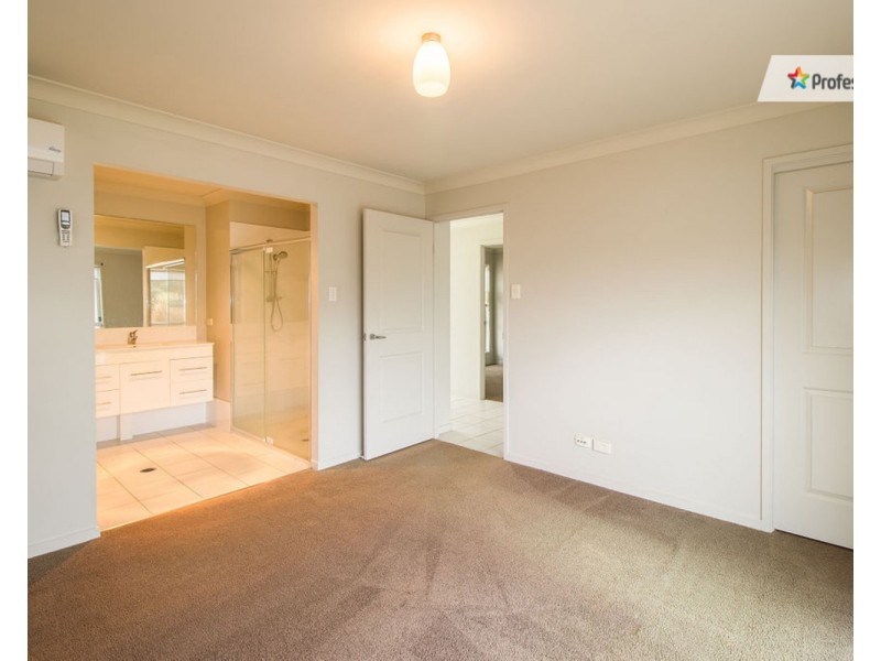 14 Hilltop Crescent, Jimboomba QLD 4280