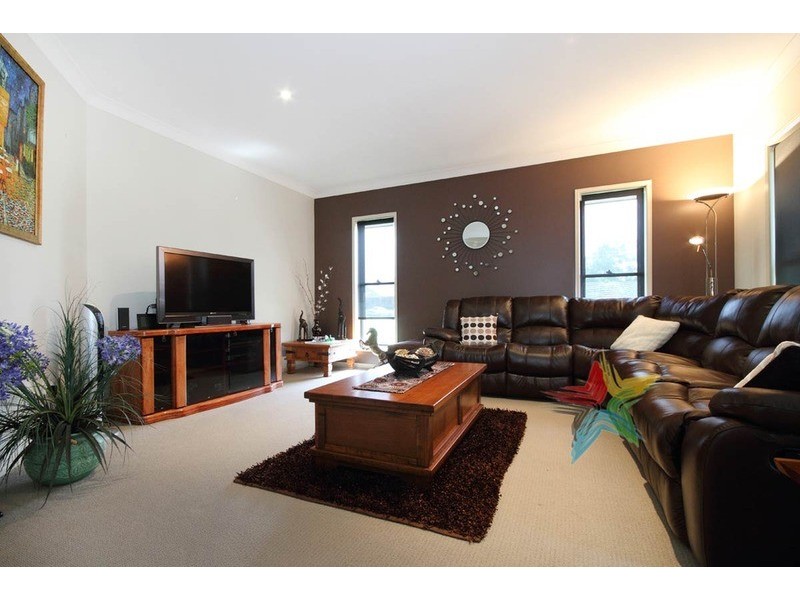 6 Cranbourne Drive, Jimboomba QLD 4280
