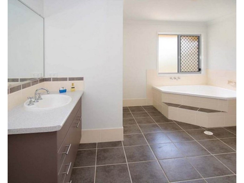 8-12 Alannon Place, Jimboomba QLD 4280