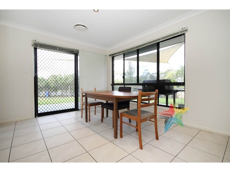 2 Hilltop Crescent, Jimboomba QLD 4280