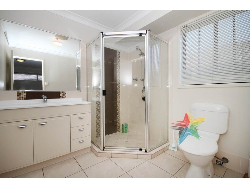 2 Hilltop Crescent, Jimboomba QLD 4280