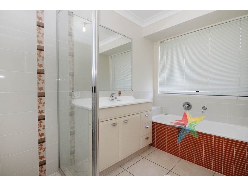 2 Hilltop Crescent, Jimboomba QLD 4280