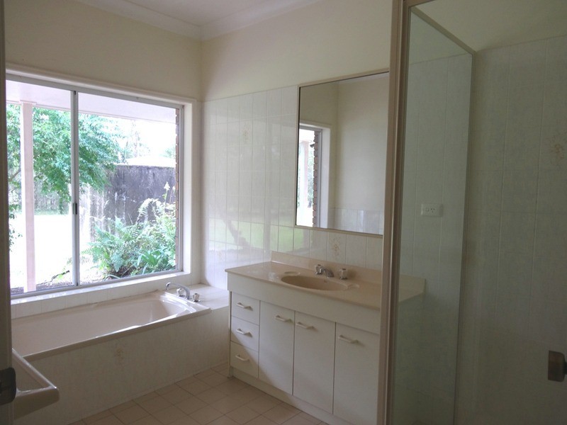Buccan QLD 4207