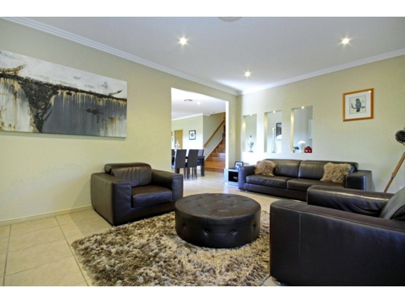 130-132 Anne Collins Crescent, Mundoolun QLD 4285