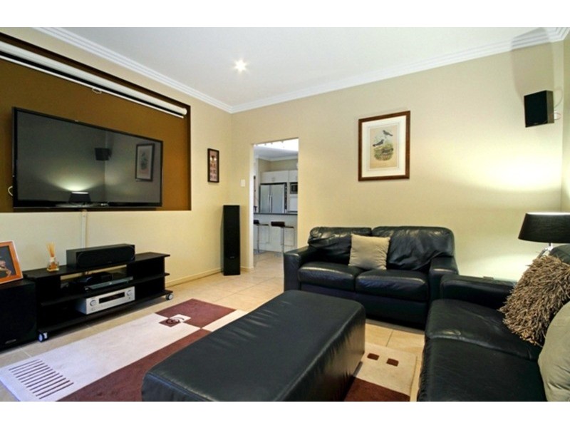 130-132 Anne Collins Crescent, Mundoolun QLD 4285