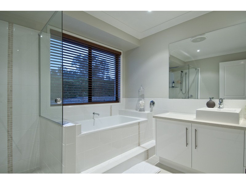 16-22 Portsmouth Court, Mundoolun QLD 4285