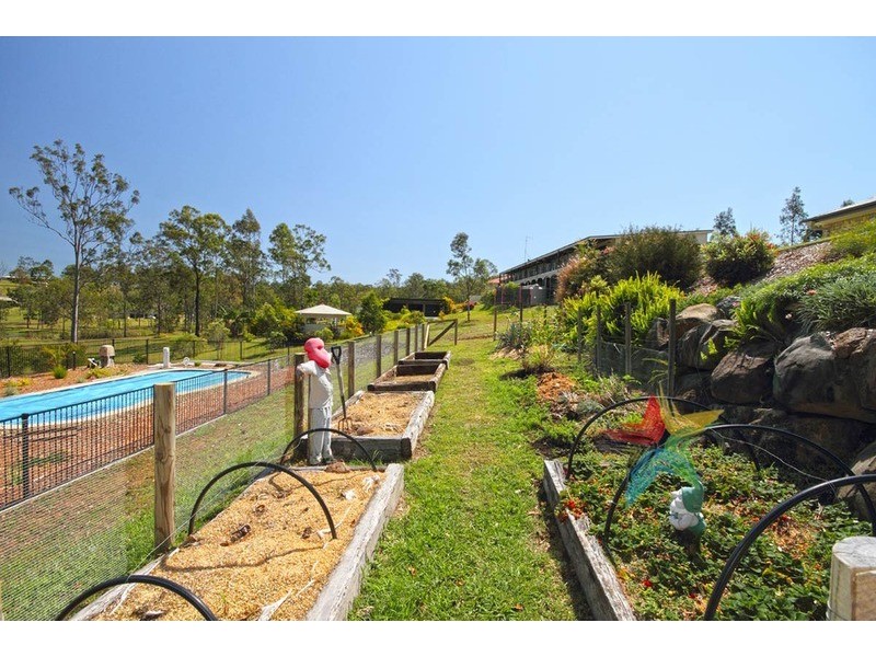 37-39 Borrowdale Court, Mundoolun QLD 4285