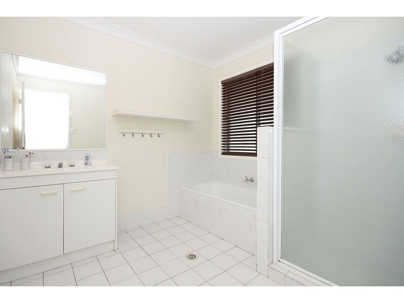 70-72 Michelle Drive, Cedar Grove QLD 4285