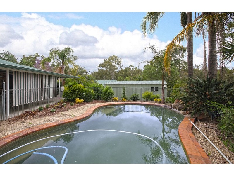 70-72 Michelle Drive, Cedar Grove QLD 4285