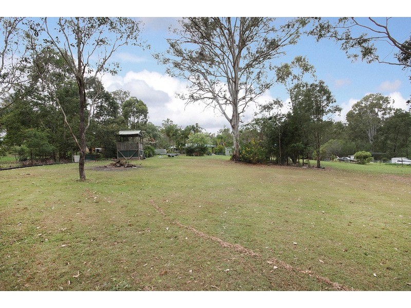 70-72 Michelle Drive, Cedar Grove QLD 4285