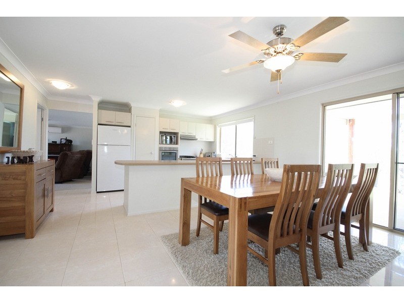 104 Anne Collins Crescent, Mundoolun QLD 4285