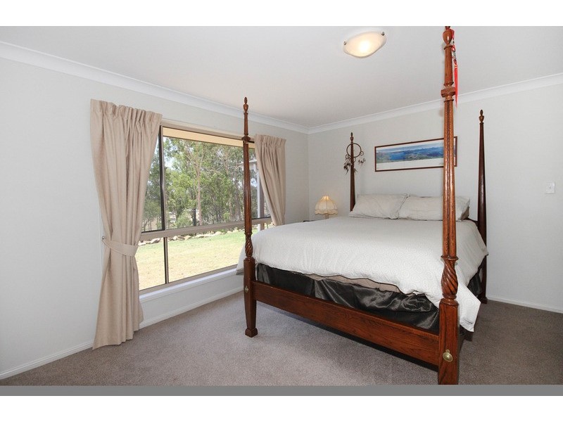 104 Anne Collins Crescent, Mundoolun QLD 4285