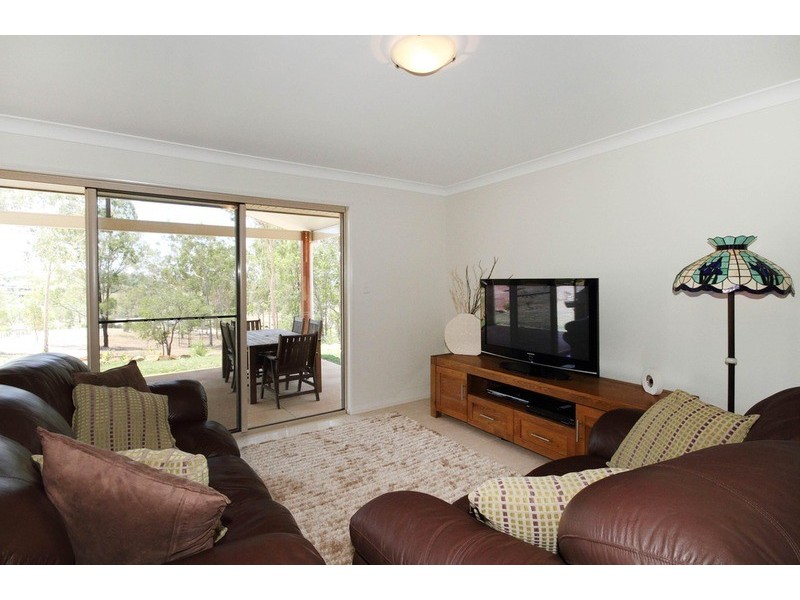 104 Anne Collins Crescent, Mundoolun QLD 4285