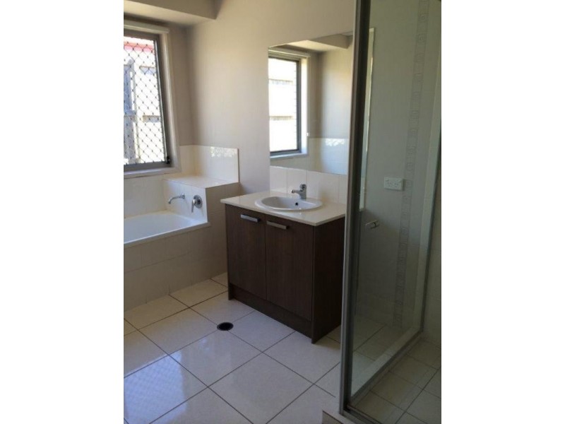 8 Sunrise Place, Jimboomba QLD 4280