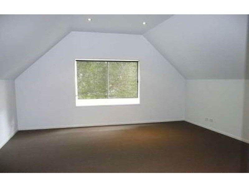 11  Walker Road, Gleneagle QLD 4285