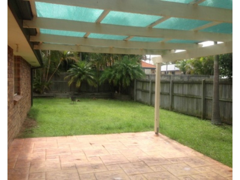 11 Barron Court, Hillcrest QLD 4118