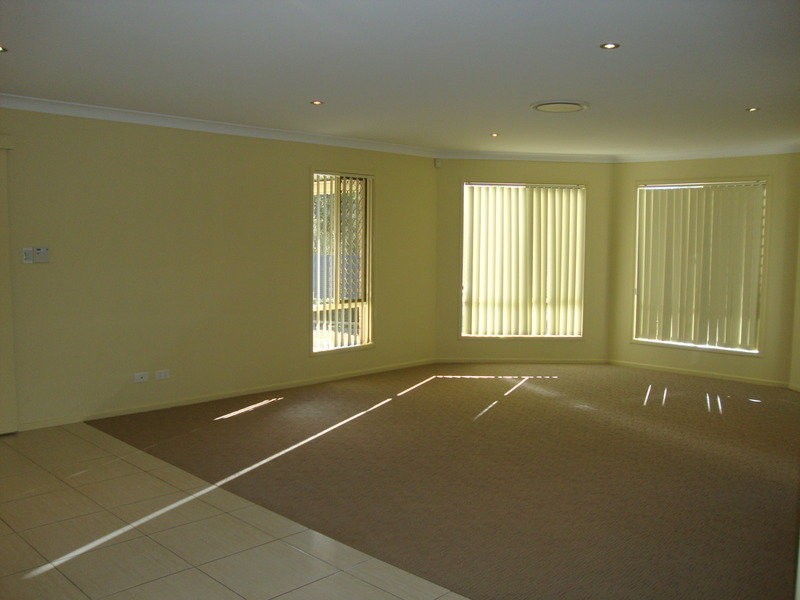 2 Prince Of Wales Court, Jimboomba QLD 4280