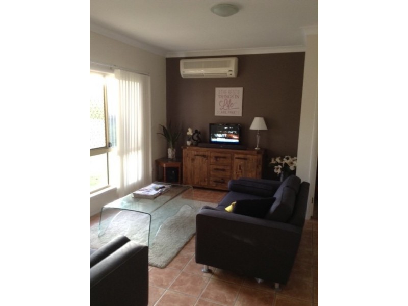 1 Pink Myrtle Court, Jimboomba QLD 4280