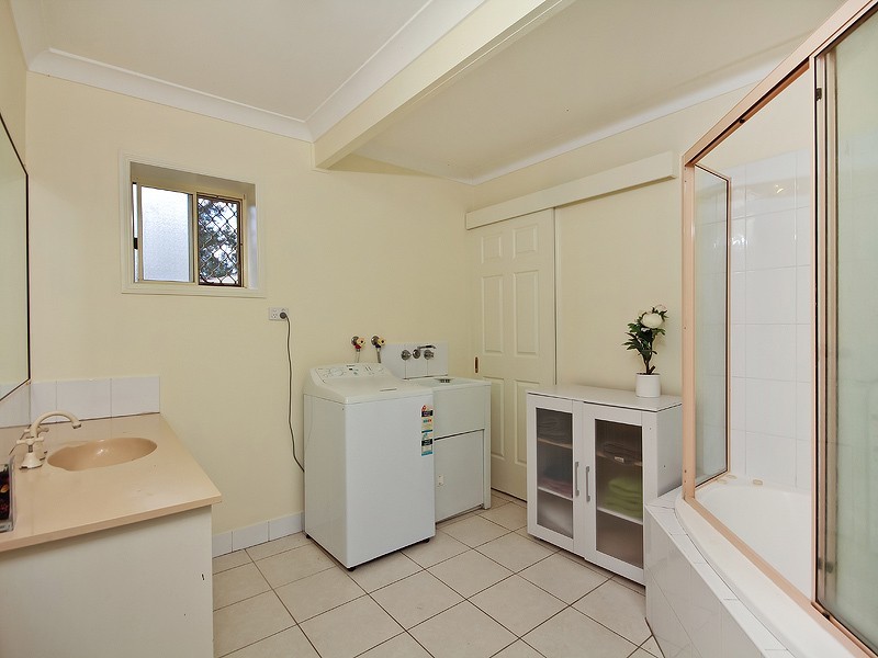 62 Loane Drive, Edens Landing QLD 4207