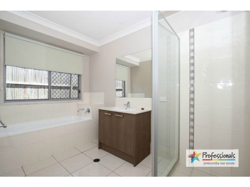 8 Sunrise Place, Jimboomba QLD 4280