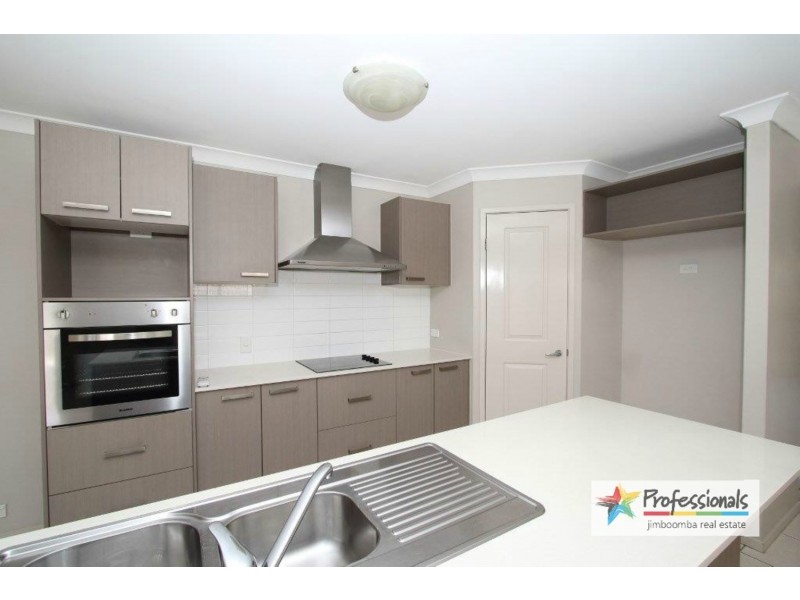 8 Sunrise Place, Jimboomba QLD 4280