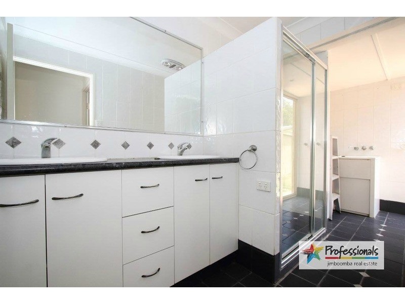 127-137  Brushwood Crescent, Cedar Grove QLD 4285