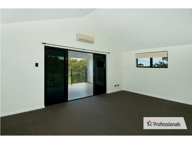 226 Bamboo Drive, Woodhill QLD 4285