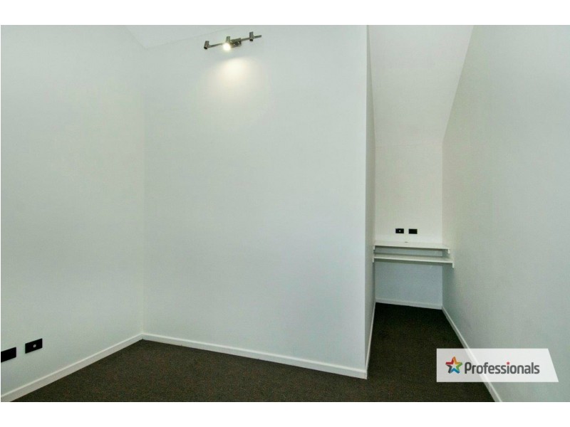 226 Bamboo Drive, Woodhill QLD 4285