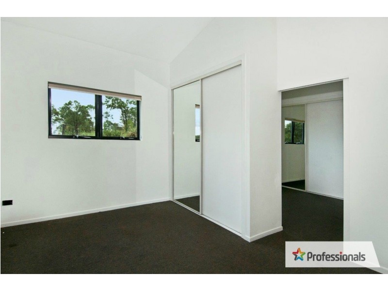 226 Bamboo Drive, Woodhill QLD 4285