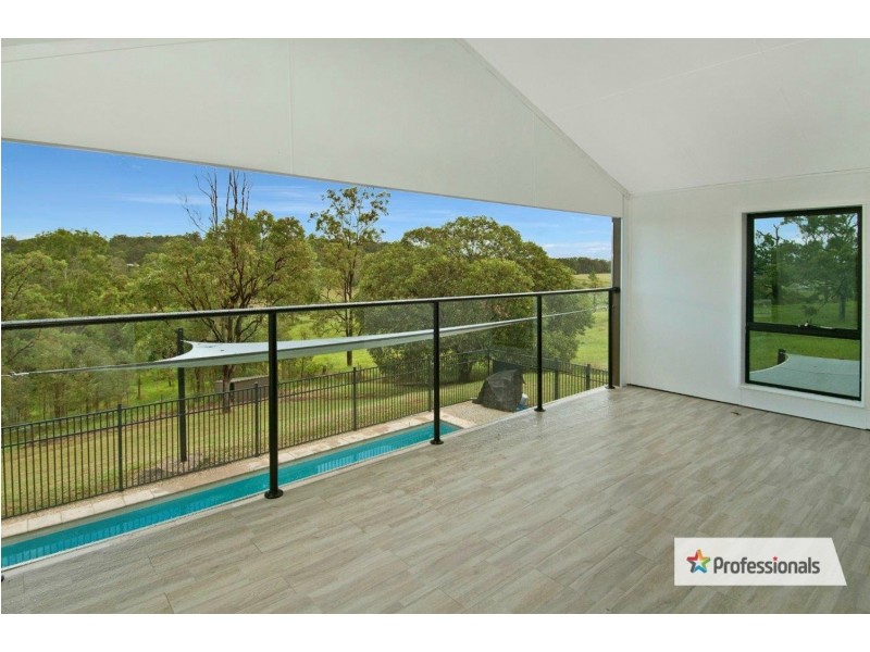 226 Bamboo Drive, Woodhill QLD 4285