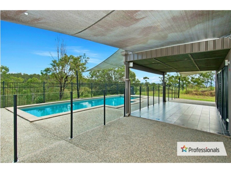 226 Bamboo Drive, Woodhill QLD 4285