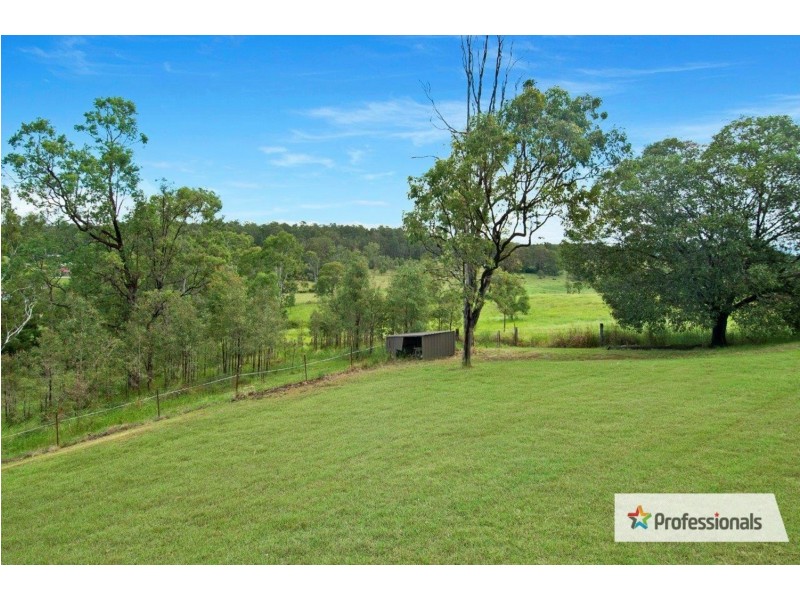 226 Bamboo Drive, Woodhill QLD 4285