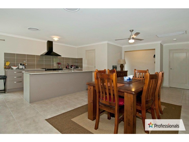 294 Bamboo Drive, Woodhill QLD 4285