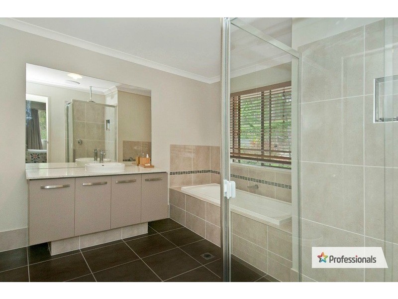 294 Bamboo Drive, Woodhill QLD 4285