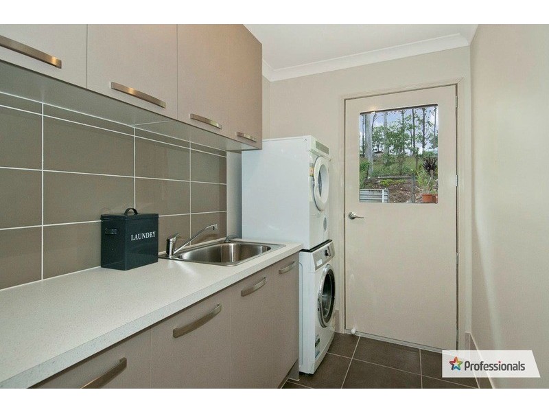 294 Bamboo Drive, Woodhill QLD 4285