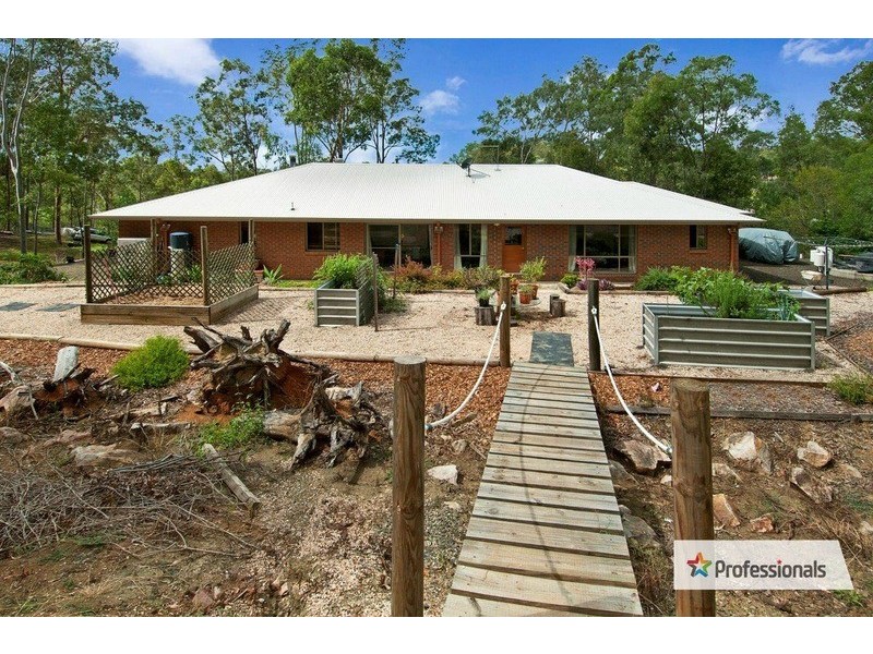 294 Bamboo Drive, Woodhill QLD 4285